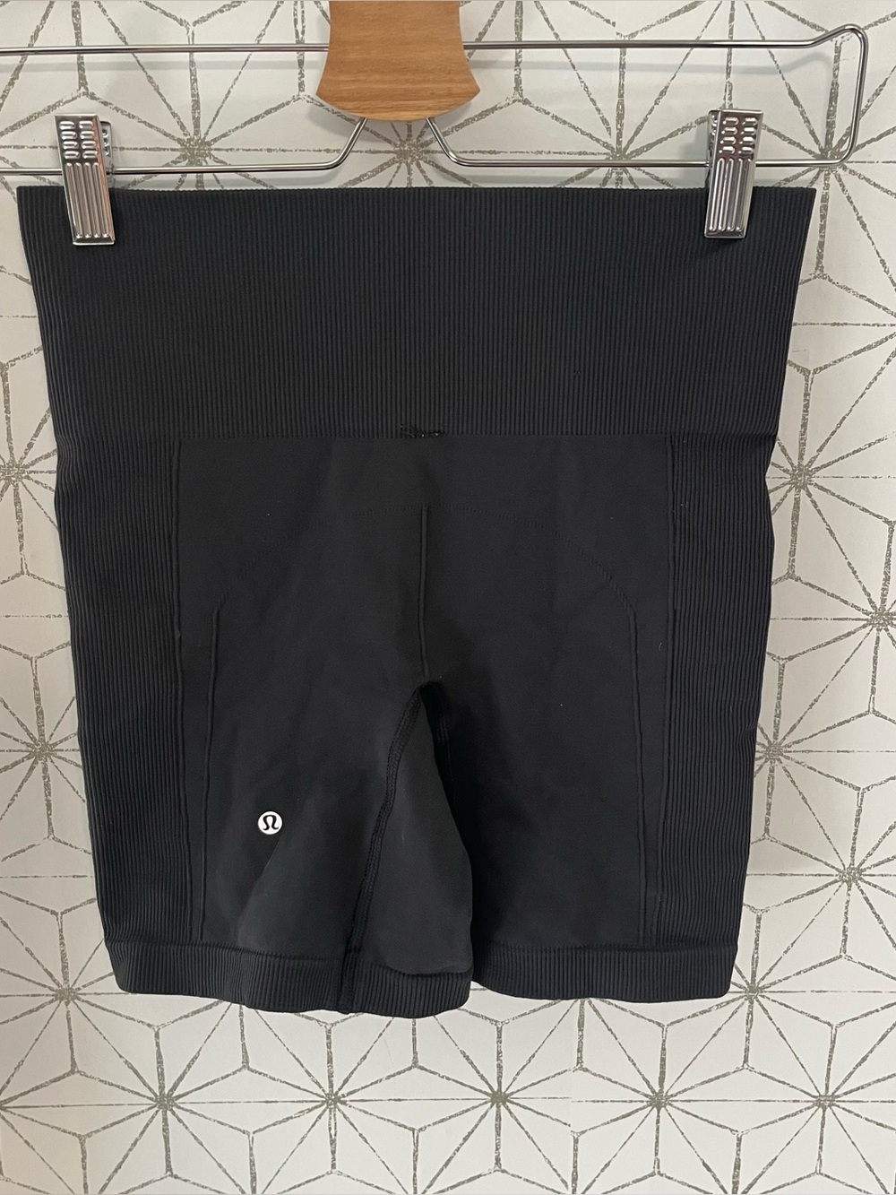 Lululemon Seamless Spandex Short Ebb to Street